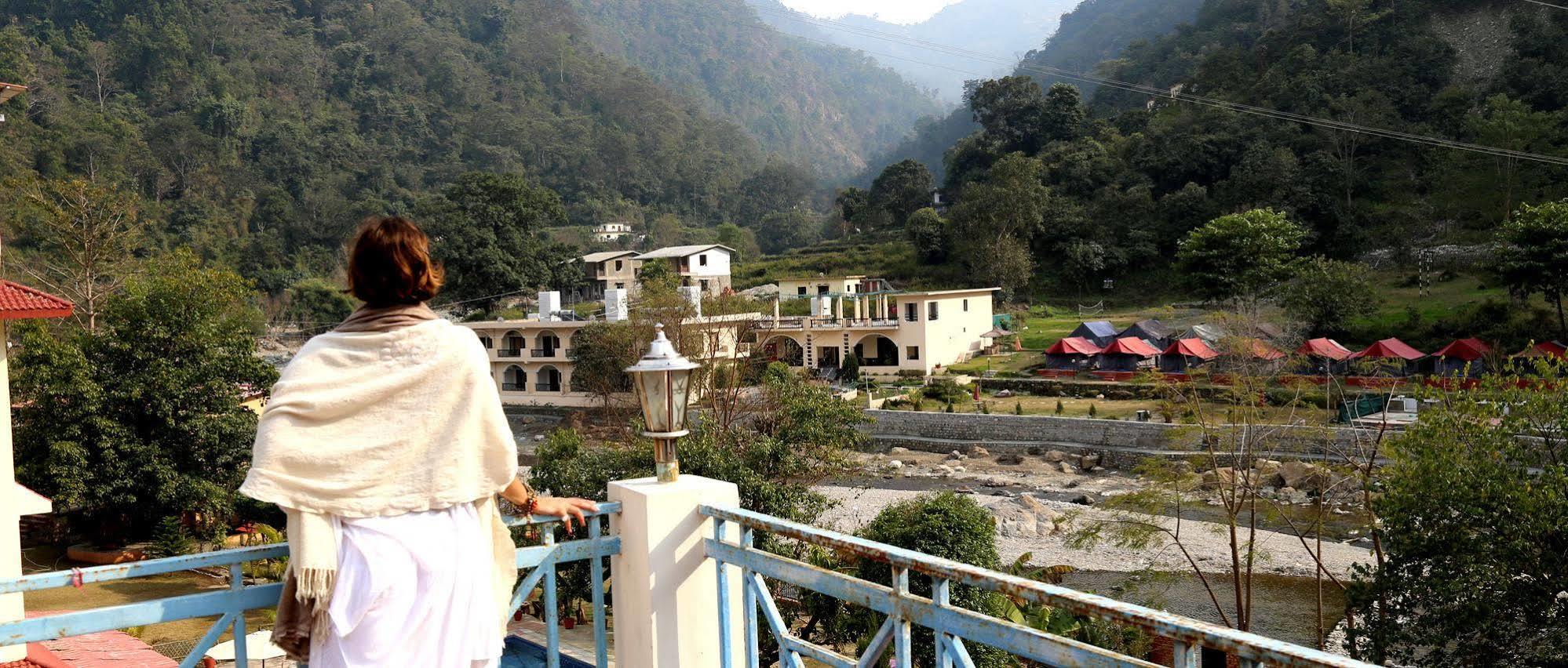 Отель Sattva Retreat Ришикеш Экстерьер фото